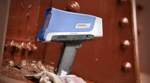 圖2：Vanta XRF分析儀的機(jī)身設(shè)計(jì)，可以用于惡劣的工業(yè)條件中。